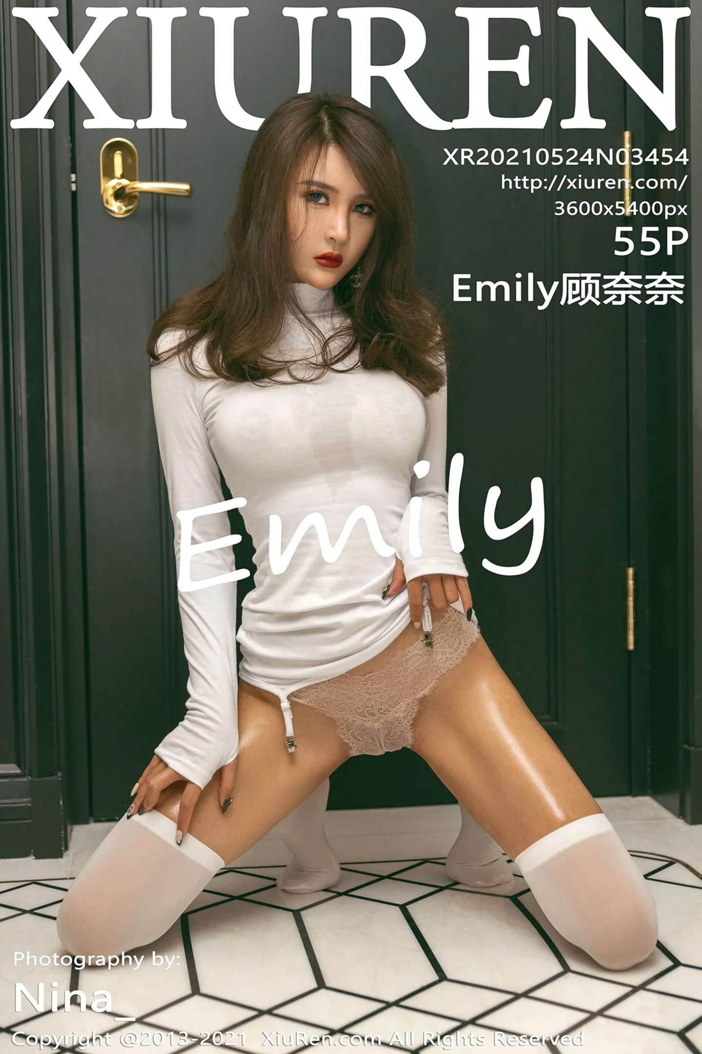 [XiuRen秀人网]No.3454_女神Emily顾奈奈澳门旅拍白色紧身服饰配白丝袜秀完美身材诱惑写真55P-秀人网 - XiuRen.Space